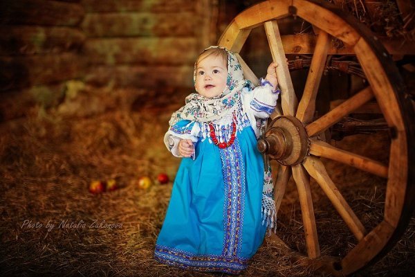 Малыши в русских народных костюмах