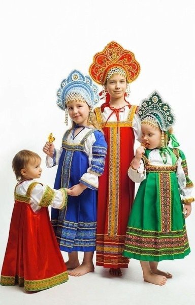 Русский фольклорный детский костюм